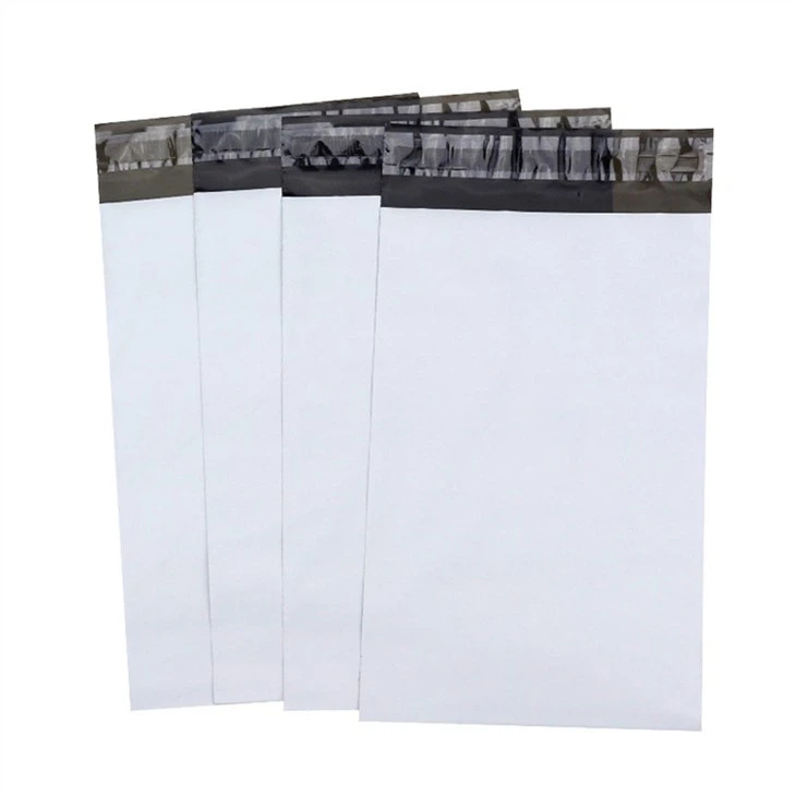 Mailing Bag With Self-sealing Tape