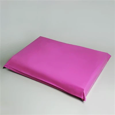 ピンクの配送バッグ